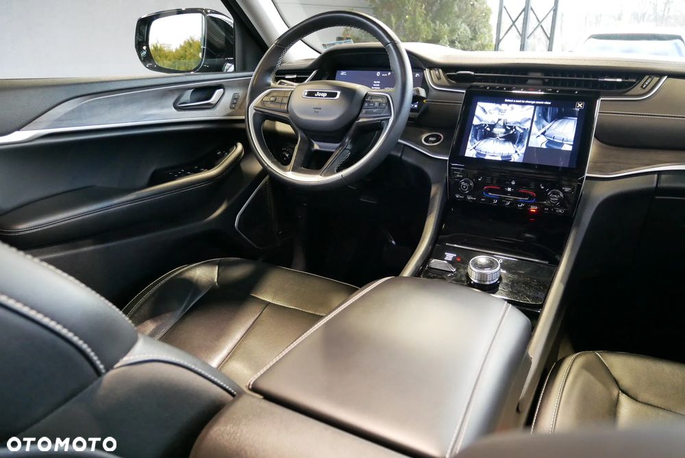 Jeep Grand Cherokee - 19
