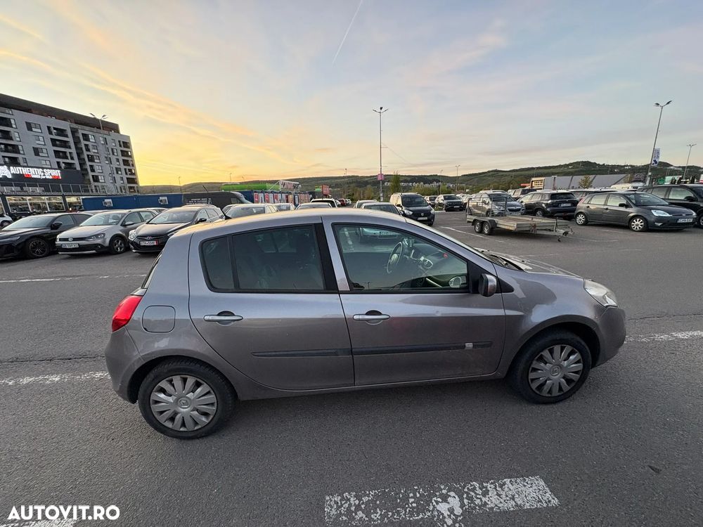 Renault Clio III 1.2 16V Extreme - 2
