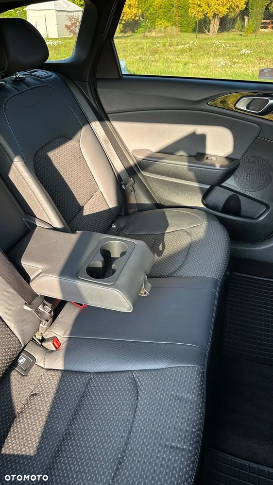 Kia Ceed - 4