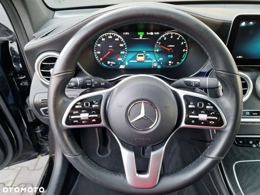 Mercedes-Benz GLC - 32