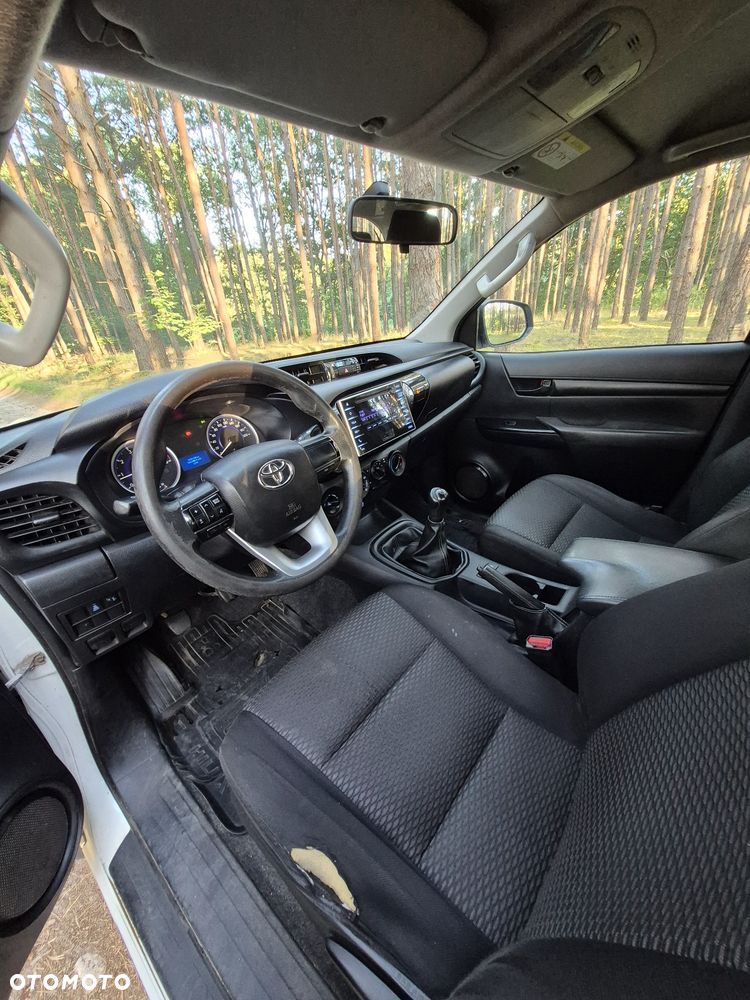 Toyota Hilux - 8