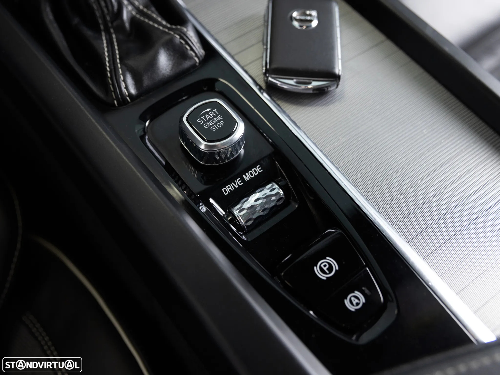 Volvo XC 60 2.0 D4 R-Design Geartronic - 15