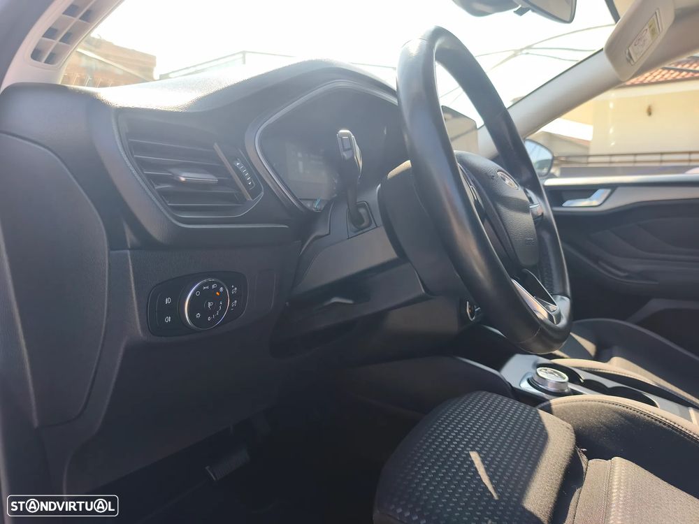 Ford Focus SW - 9