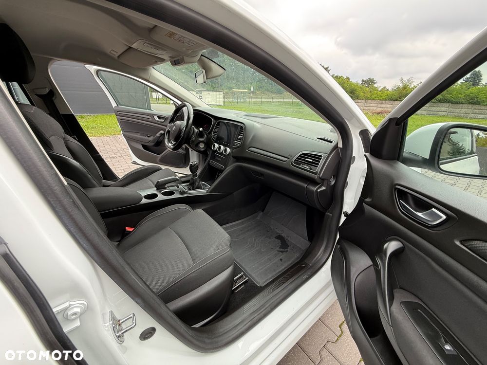 Renault Megane 1.5 Blue dCi Intens - 13