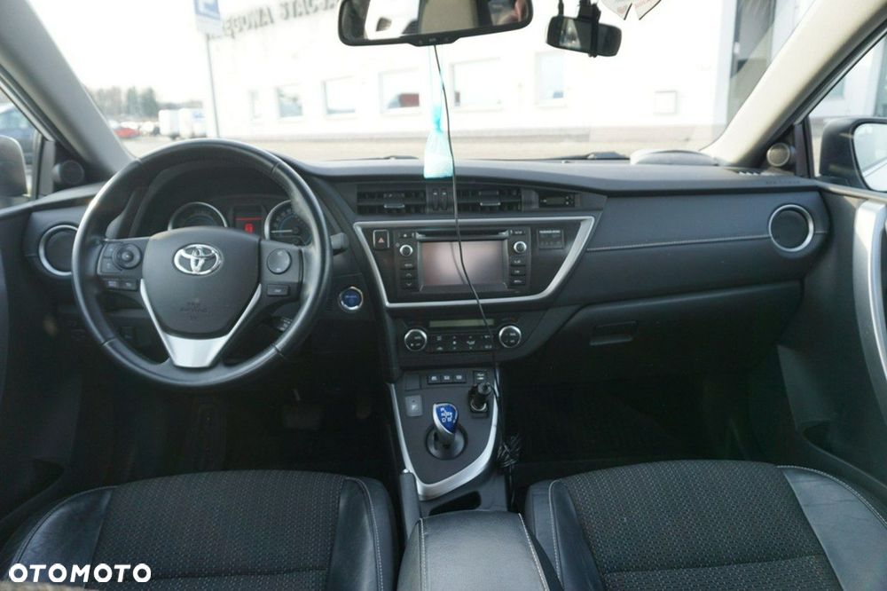 Toyota Auris - 13
