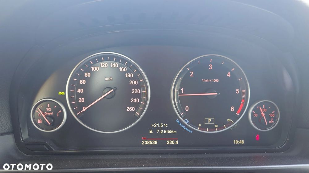 BMW Seria 5 525d xDrive Sport-Aut - 11