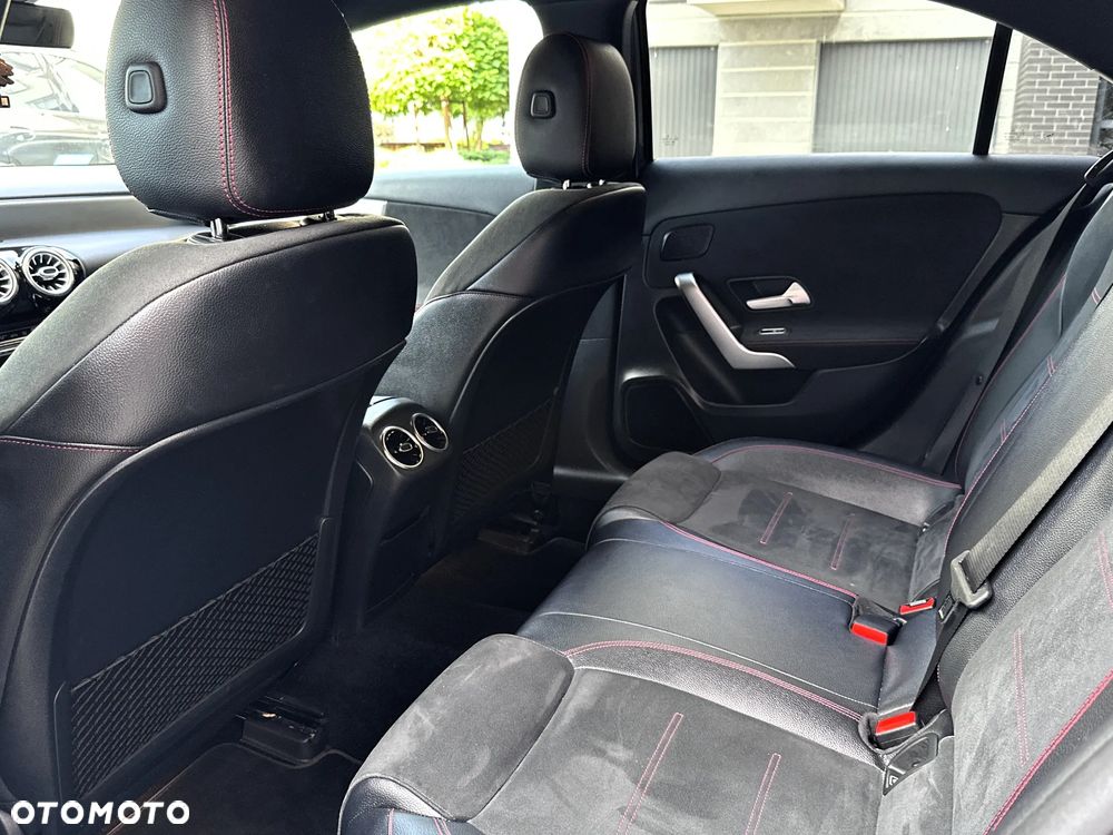 Mercedes-Benz Klasa A 250 AMG Line 7G-DCT - 13