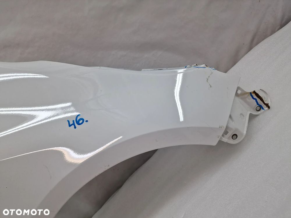 TOYOTA COROLLA E21 HB PRAWY BŁOTNIK PRZEDNI PRZÓD , NR AUKCJI BŁ46 - 7