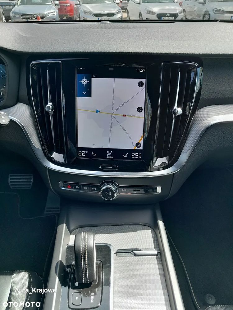 Volvo V60 B3 B R-Design - 12