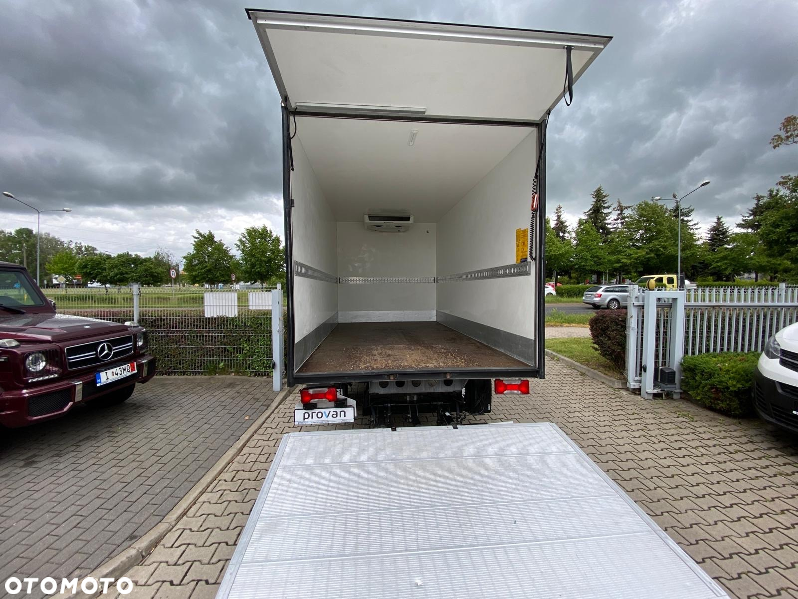 Iveco DAILY 35-160 HI-MATIC KONTENER 8EP CHŁODNIA THERMO KING WINDA ZEPRO - 19