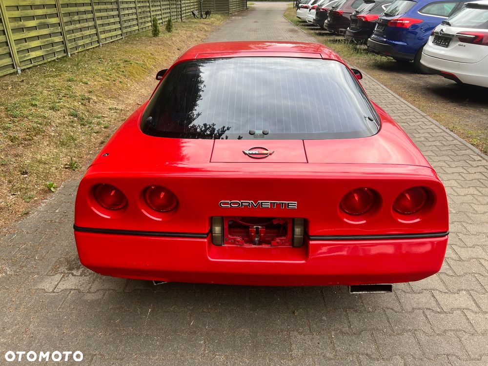 Chevrolet Corvette - 11