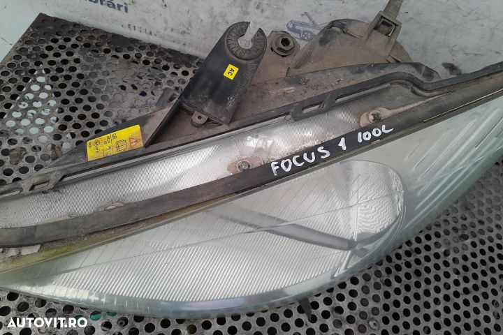 Far stanga NONFACELIFT Ford Focus 1  [din 1998 pana  2004] Hatchback - 3