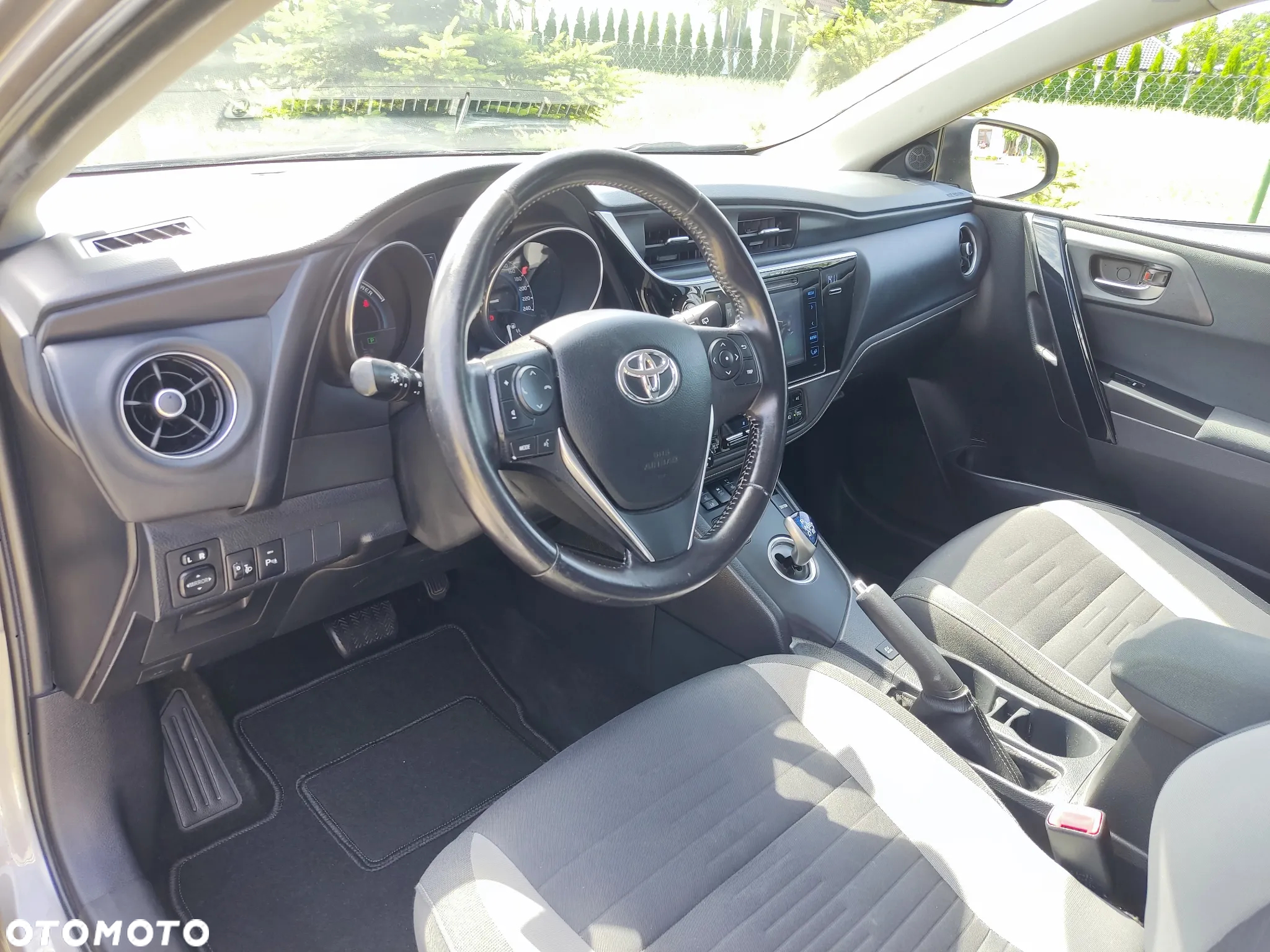 Toyota Auris 1.8 VVT-i Hybrid Automatik Design Edition - 12