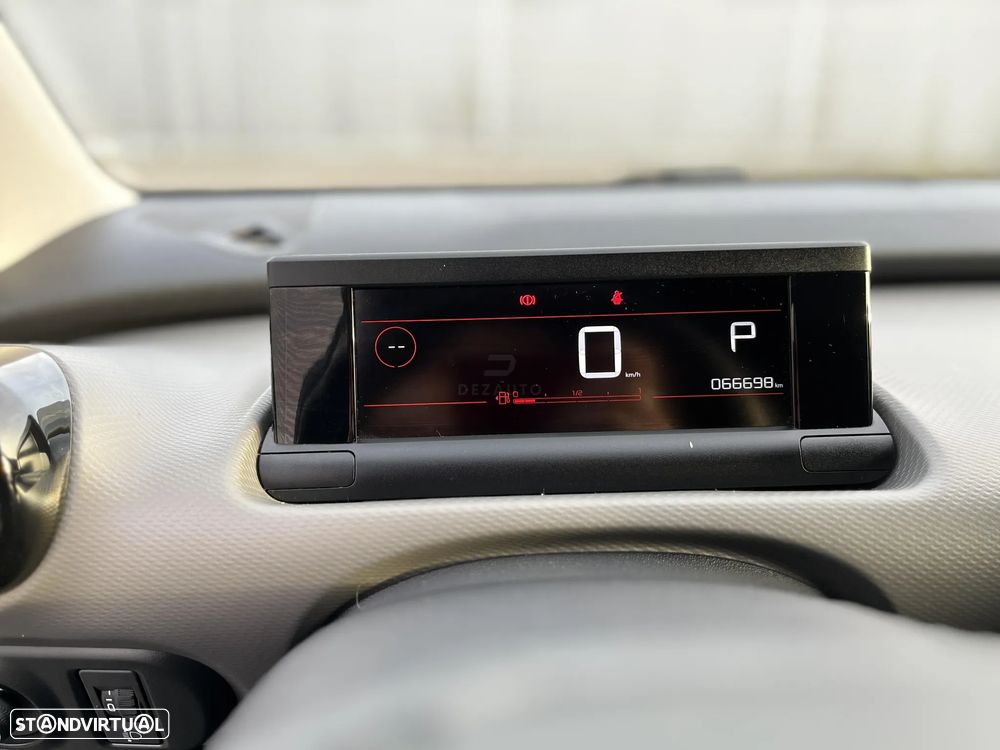 Citroën C4 Cactus 1.2 PureTech Shine EAT6 - 17