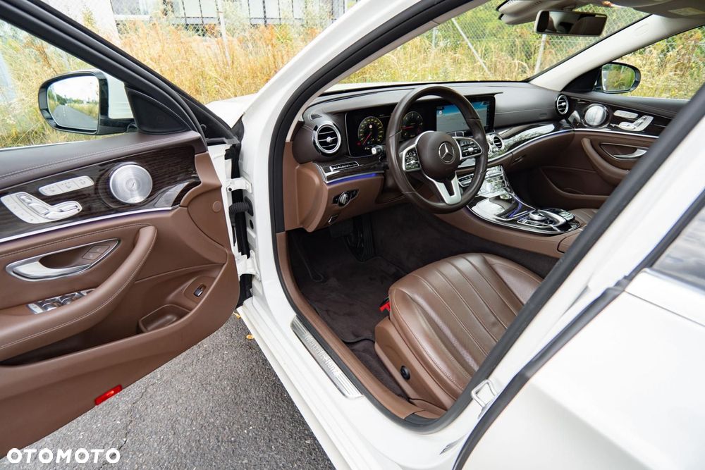 Mercedes-Benz Klasa E 220 d 9G-TRONIC Exclusive - 10