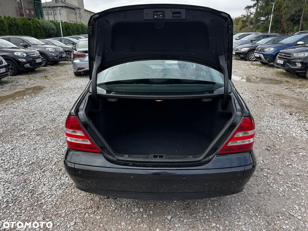 Mercedes-Benz Klasa C 180 Kompressor Avantgarde - 30