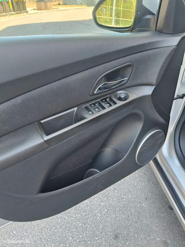Chevrolet Cruze SW 1.7 VCDi LT - 12