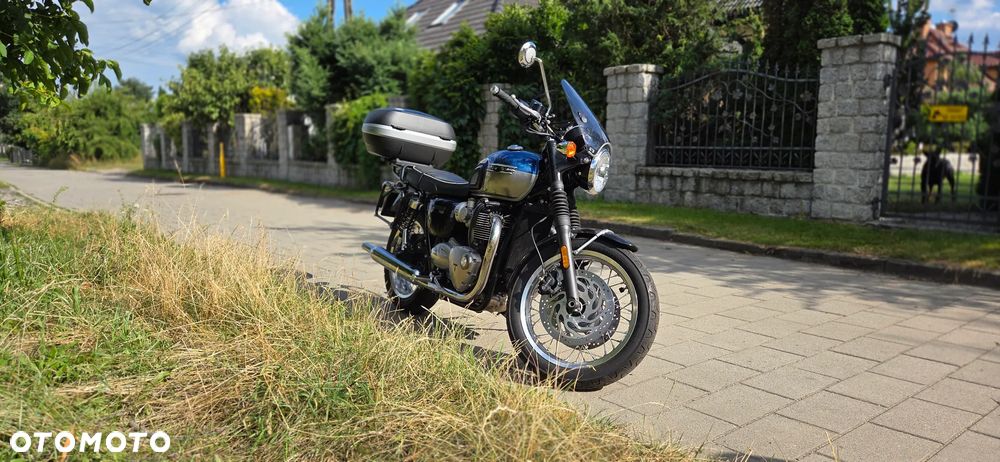 Triumph Bonneville - 13