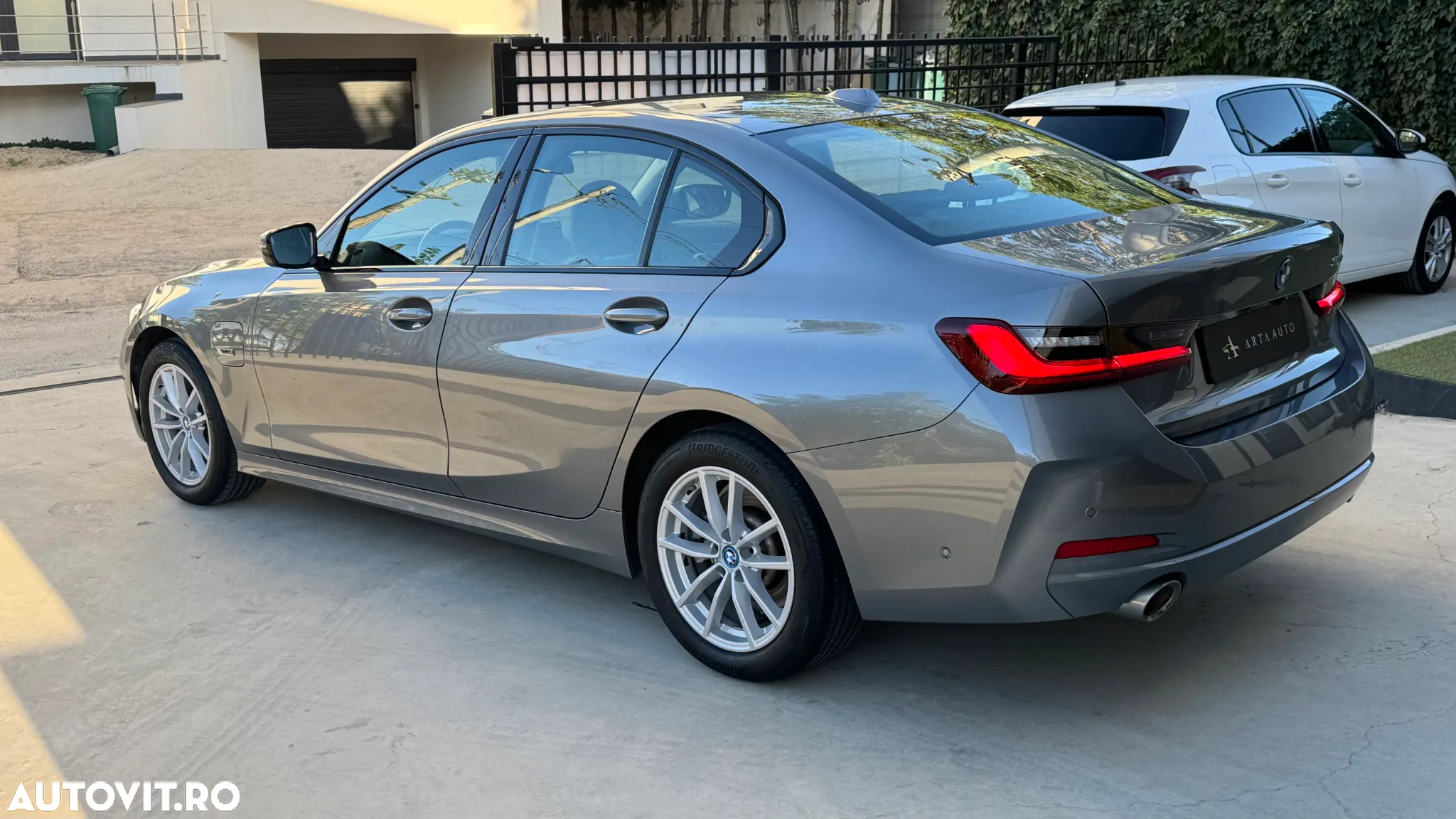 BMW Seria 3 318i AT - 9