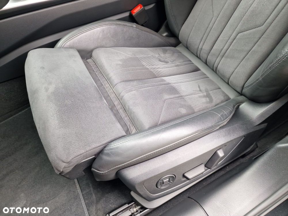Audi A6 Avant - 16