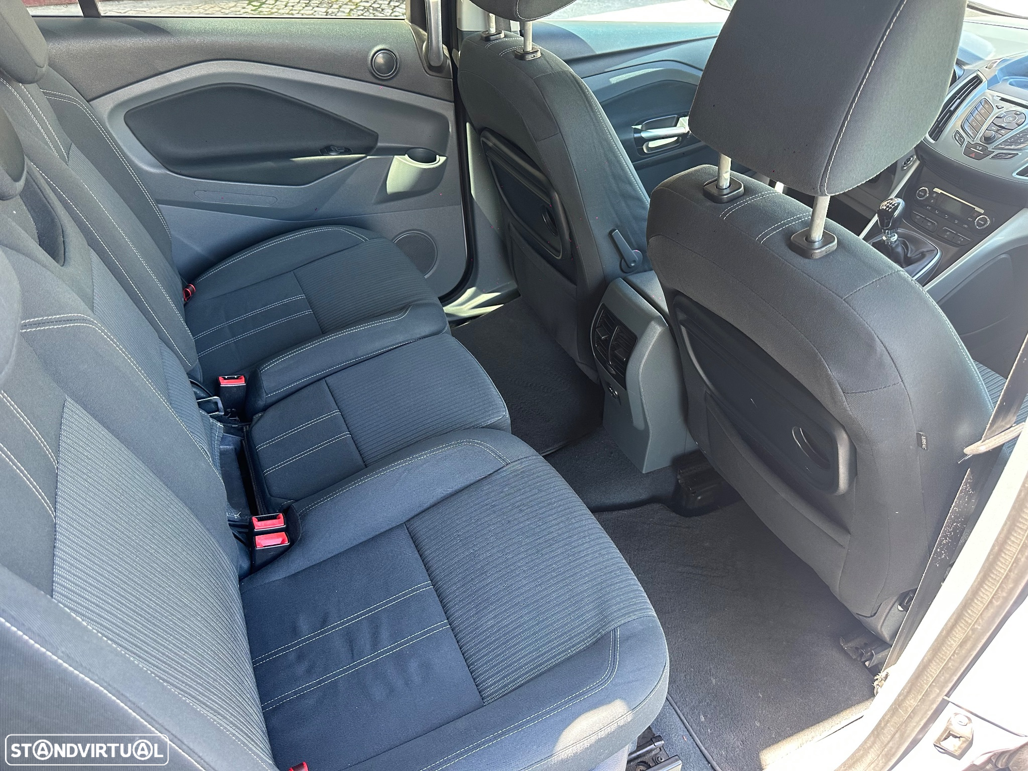 Ford Grand C-Max 1.6 TDCi Titanium - 19