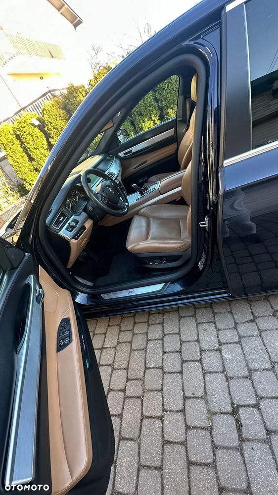 BMW Seria 7 - 12