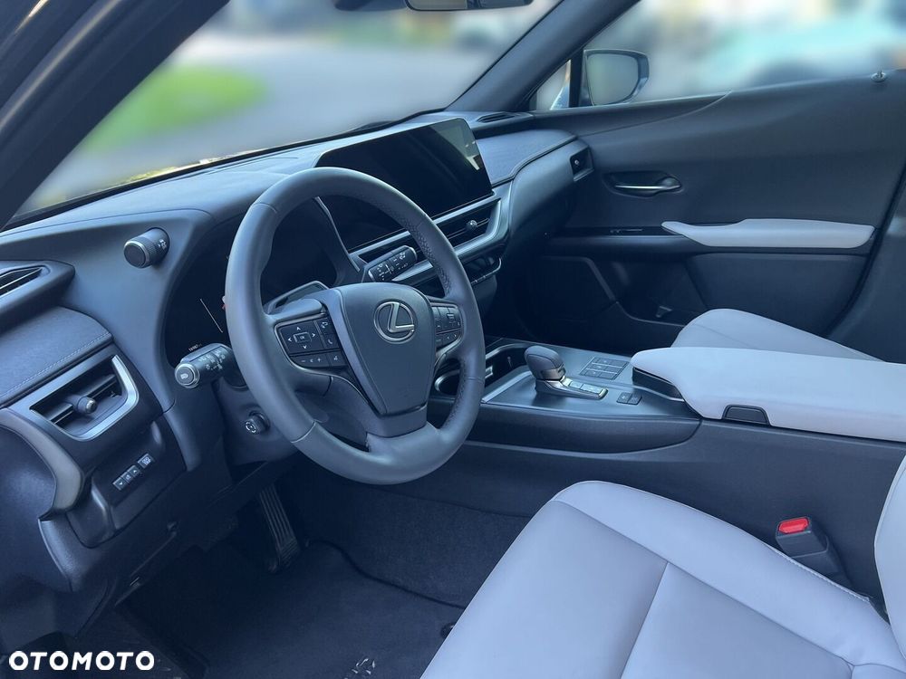 Lexus UX 300h F Sport Design - 5