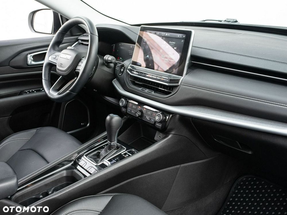 Jeep Compass - 32