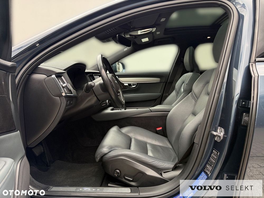 Volvo V90 Cross Country - 12