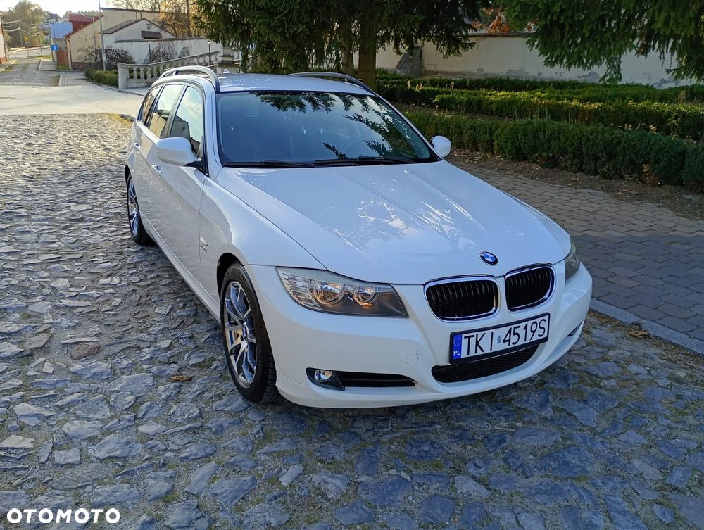 BMW Seria 3 320d xDrive DPF Touring - 21