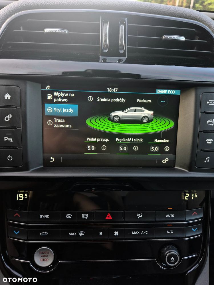 Jaguar XE 20d Prestige - 19