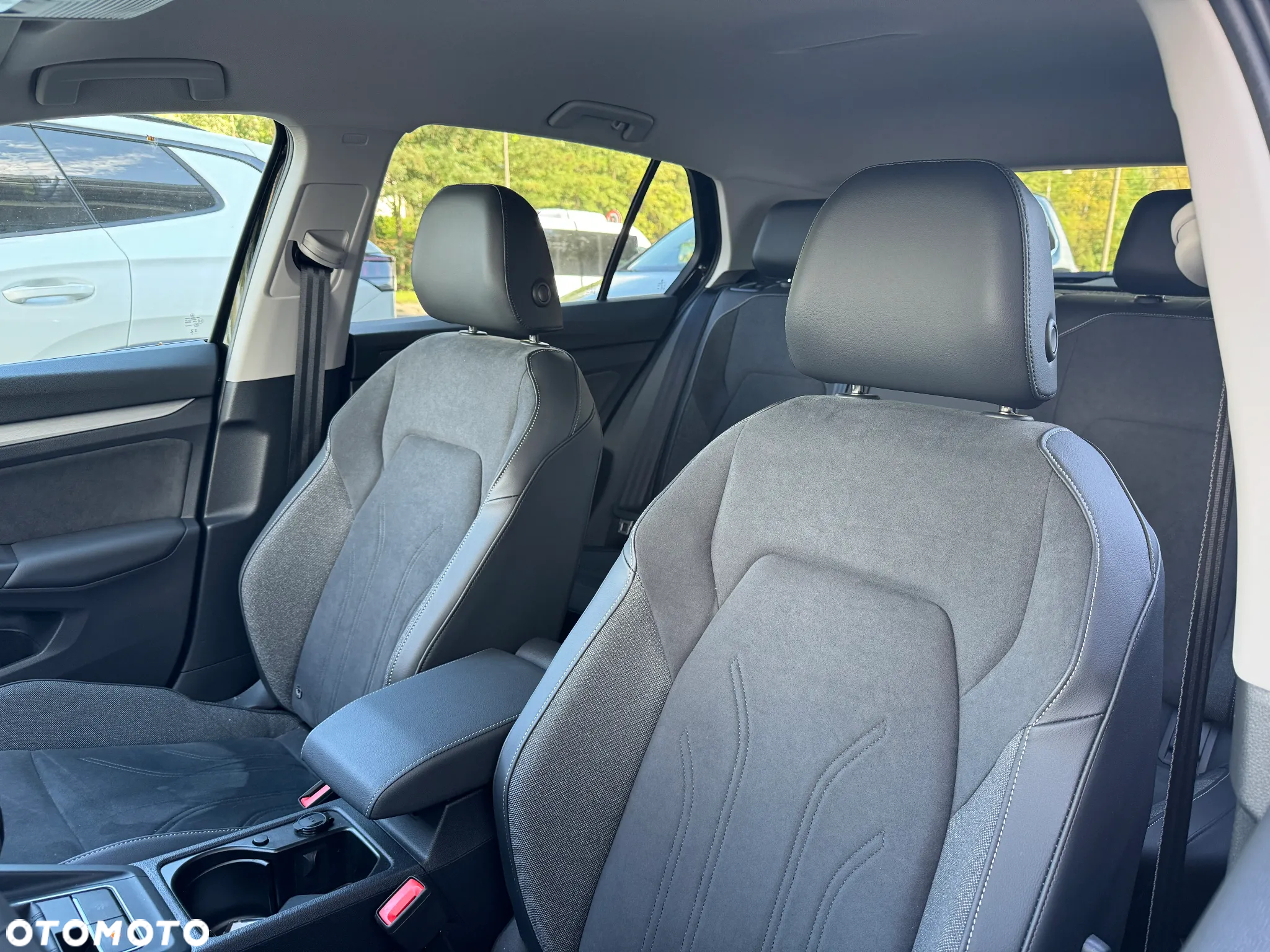 Volkswagen Golf - 10
