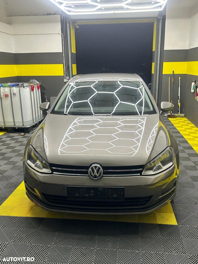 Volkswagen Golf 1.6 TDI BlueMotion Technology Comfortline - 15