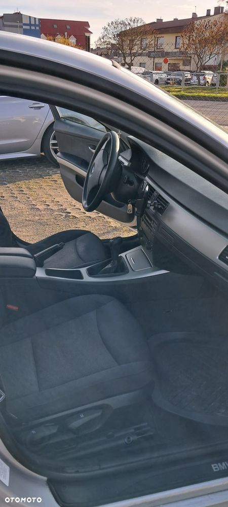 BMW Seria 3 318i - 11