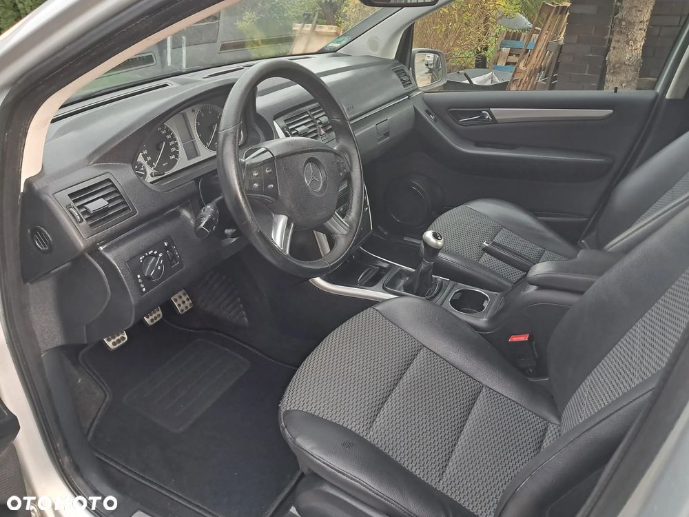 Mercedes-Benz Klasa B 150 BlueEffICIENCY - 8