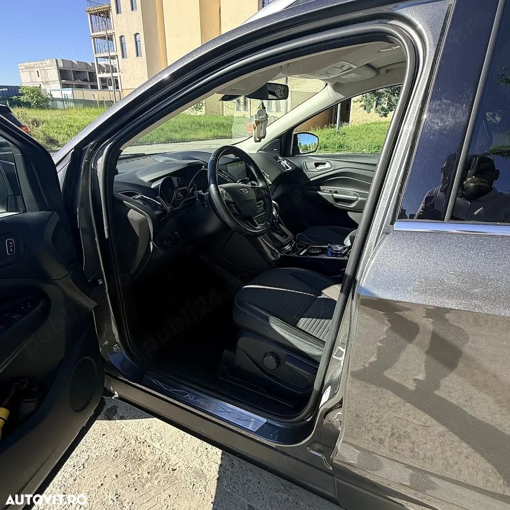 Ford Kuga - 9