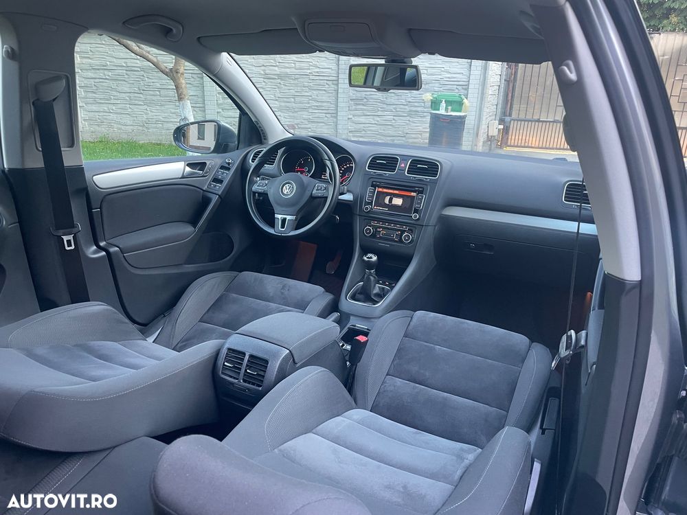 Volkswagen Golf - 22