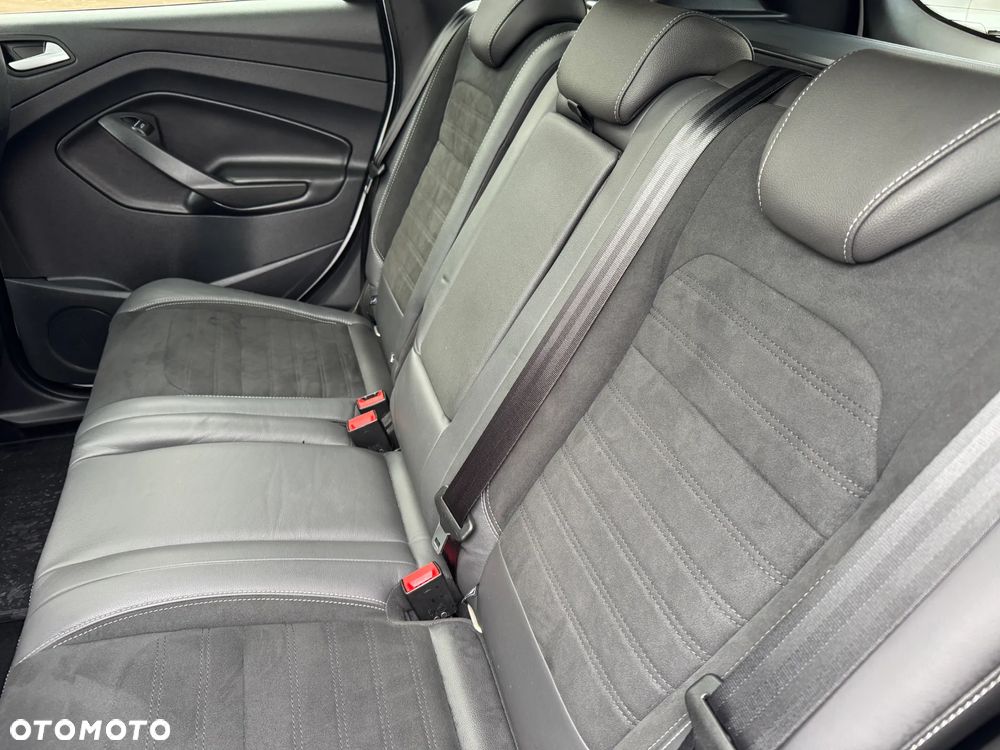 Ford Kuga 2.0 TDCi 4x4 ST-Line - 37