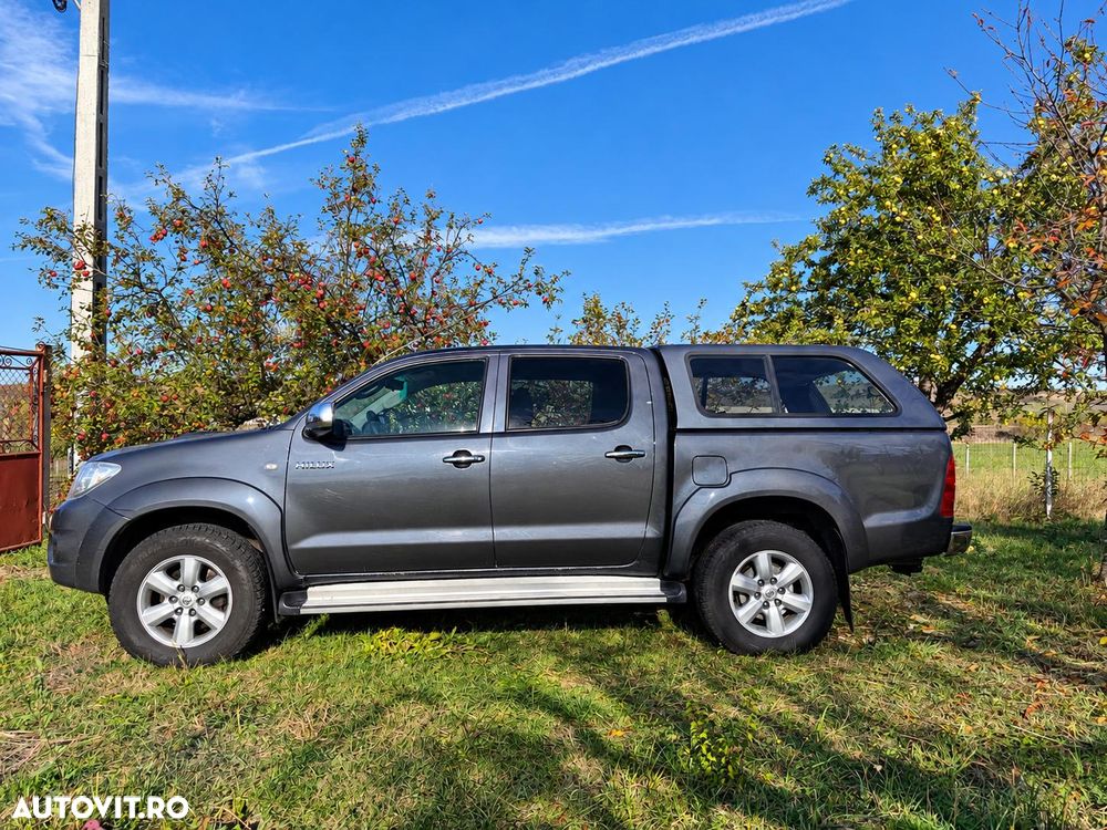 Toyota Hilux 4x4 Double Cab Sol - 3