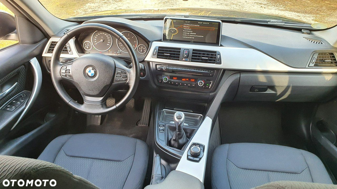 BMW Seria 3 320d DPF Touring - 6