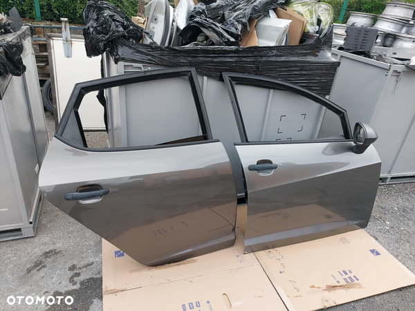 Seat Ibiza IV Drzwi prawe przednie tylne LS7K 5D