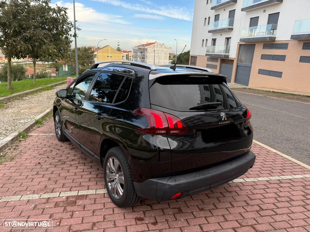Peugeot 2008 1.2 PureTech Style - 6