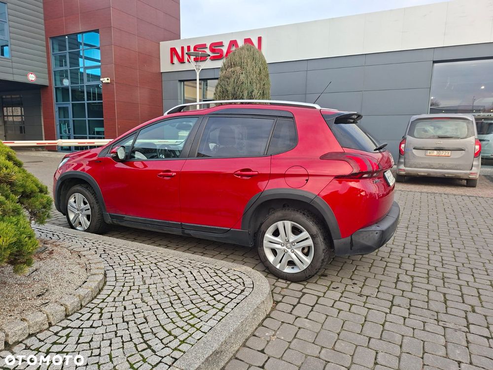 Peugeot 2008 1.2 Pure Tech GPF Signature S&S - 3