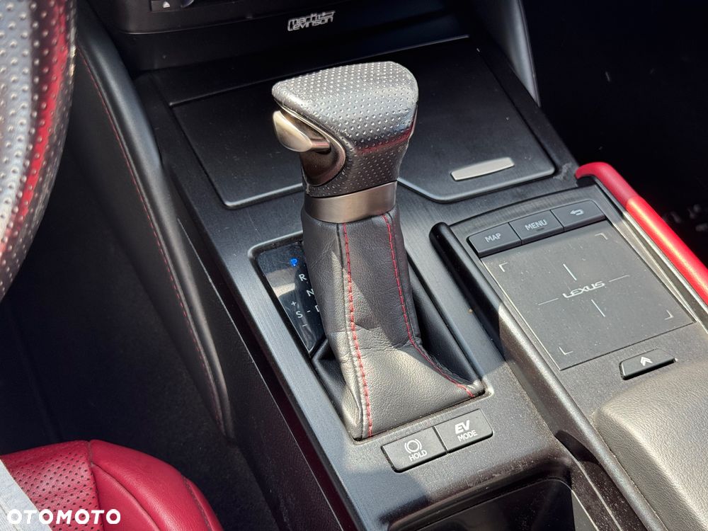 Lexus ES 300h F Sport - 34