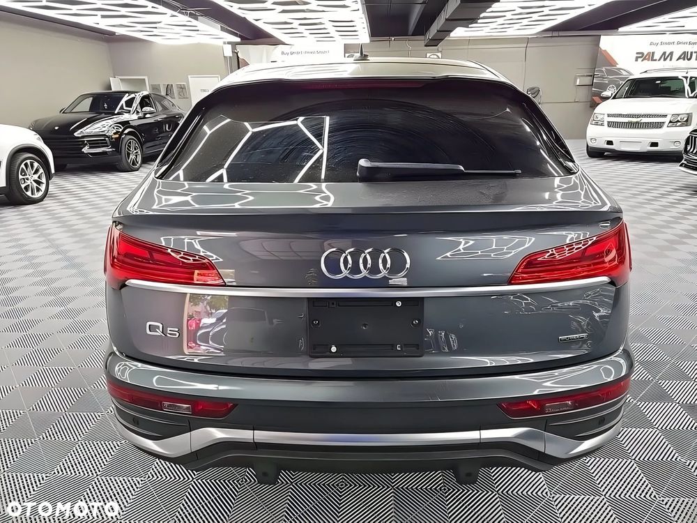 Audi Q5 45 TFSI quattro S tronic S line business