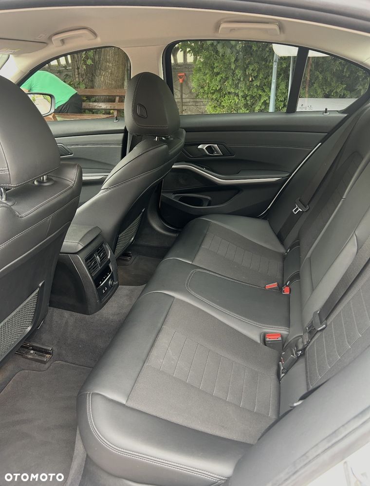 BMW Seria 3 320d Advantage sport - 14