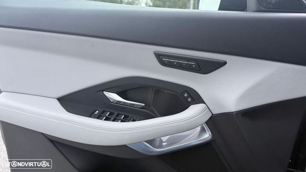 Jaguar E-Pace 1.5 P300e R-Dynamic SE AWD Aut. - 36