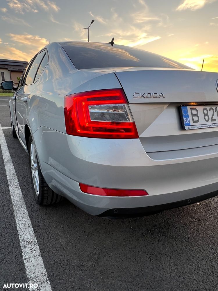 Skoda Octavia 1.4 TSI ELEGANCE - 8