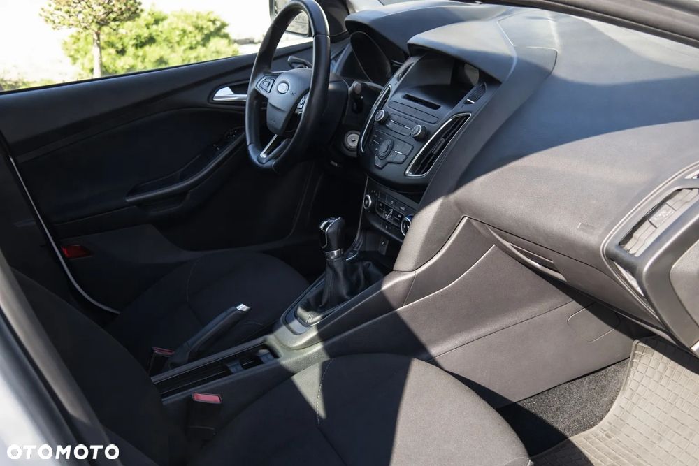 Ford Focus 1.6 Trend - 10