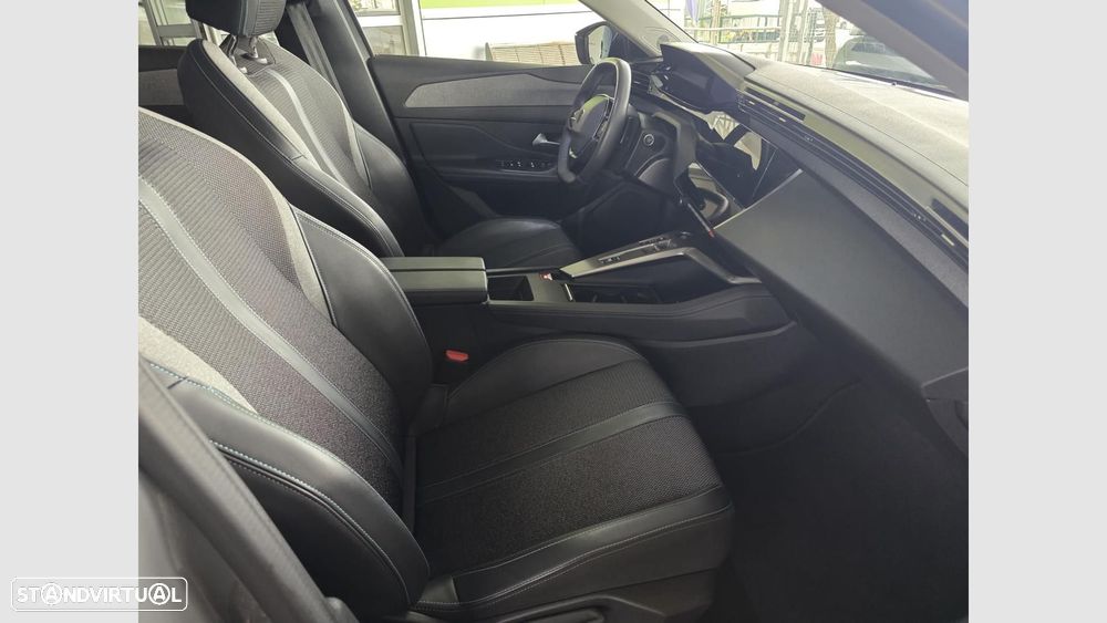 Peugeot 308 1.5 BlueHDi Allure EAT8 — fotografia 20